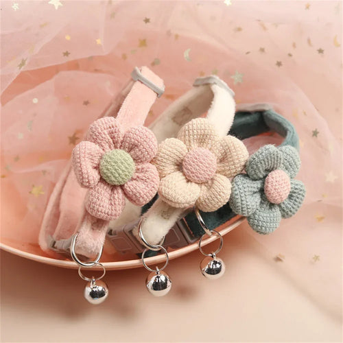 Adjustable Flower Pet Collar - Lightweight & Stylish for Cats and Small Dogs