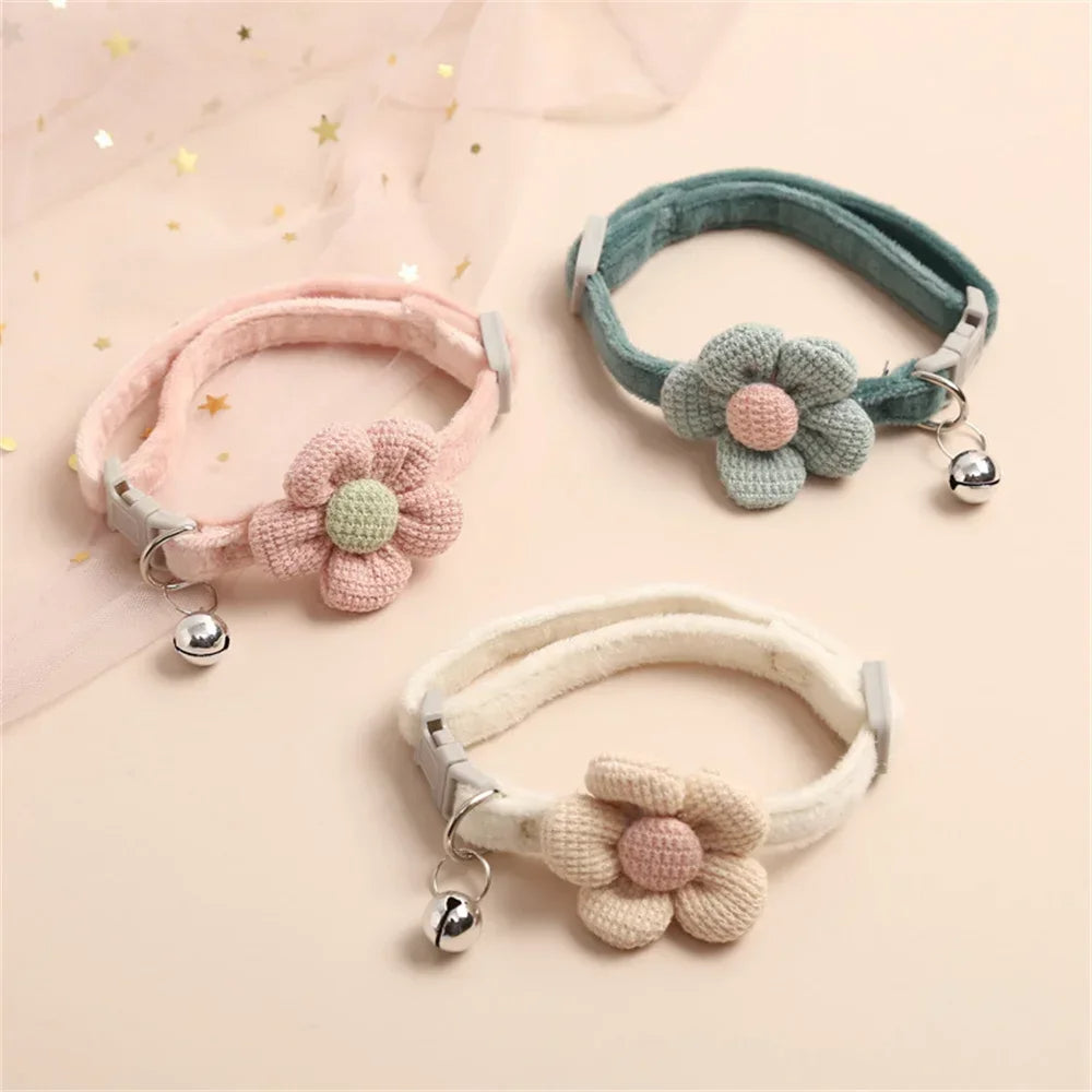 Adjustable Flower Pet Collar - Lightweight & Stylish for Cats and Small Dogs