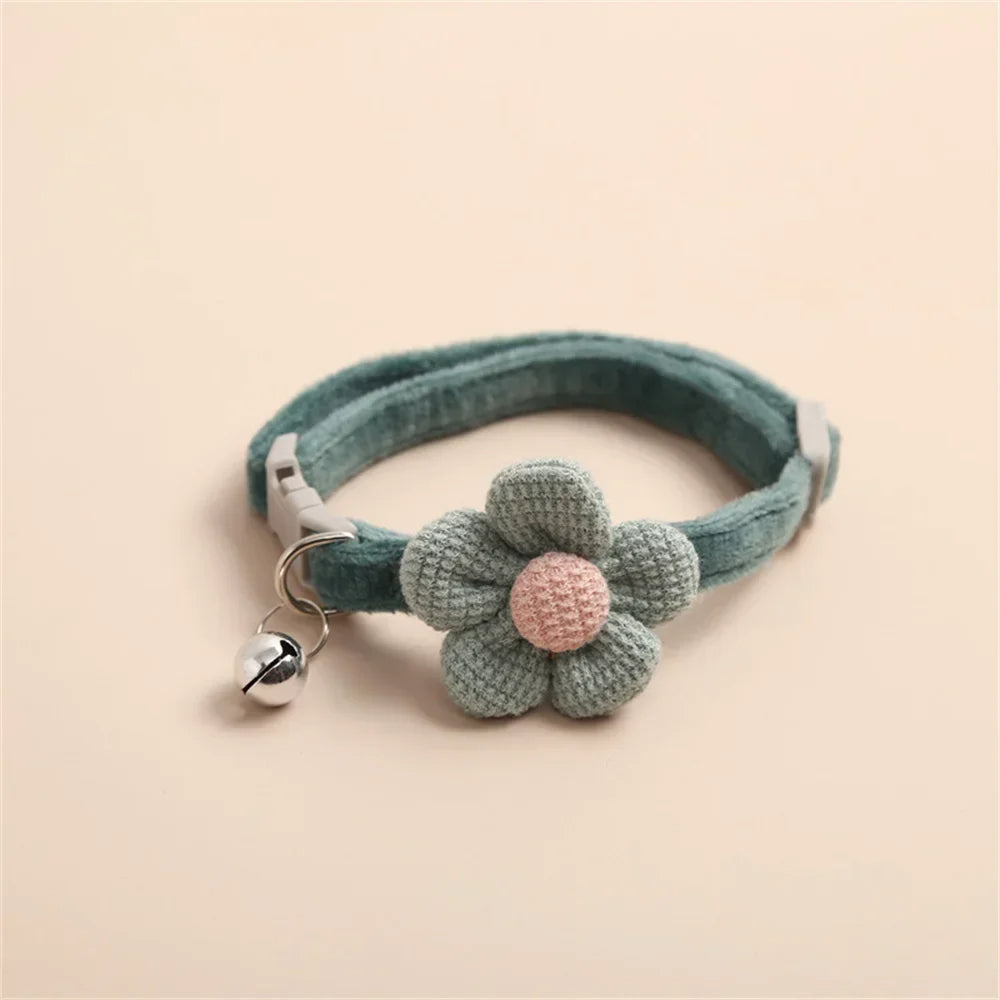 Adjustable Flower Pet Collar - Lightweight & Stylish for Cats and Small Dogs