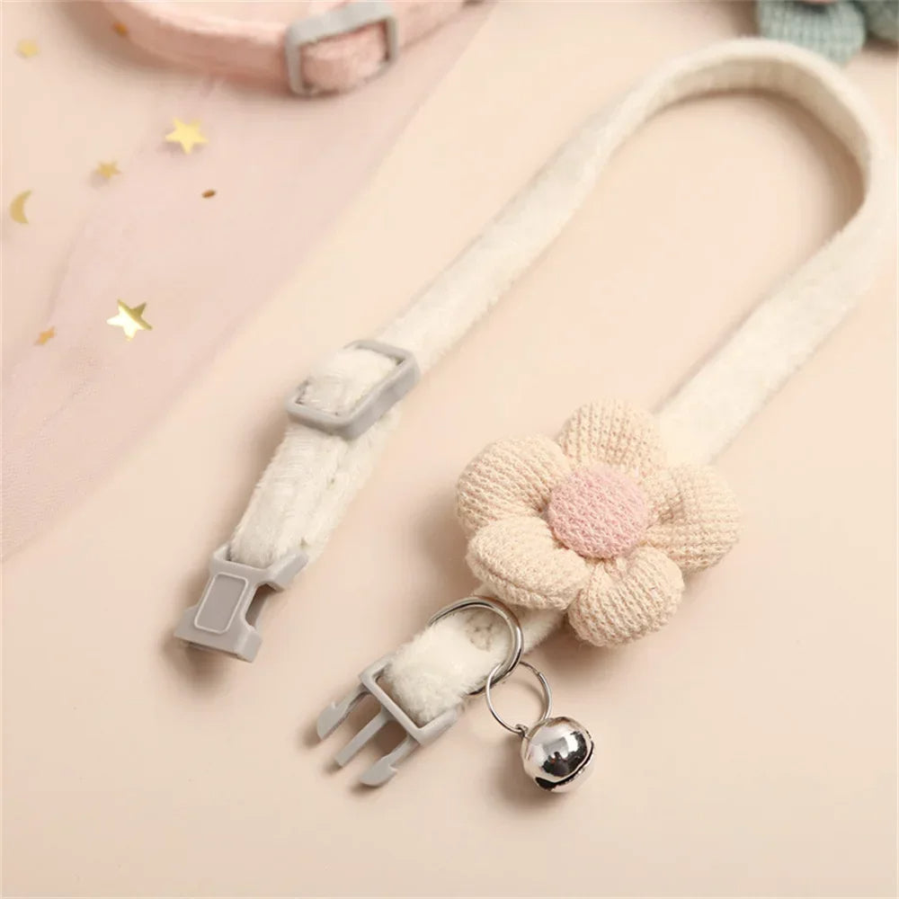 Adjustable Flower Pet Collar - Lightweight & Stylish for Cats and Small Dogs