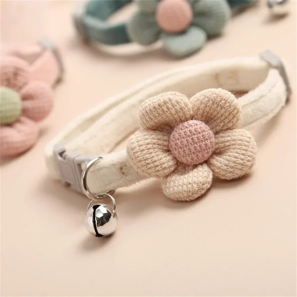 Adjustable Flower Pet Collar - Lightweight & Stylish for Cats and Small Dogs