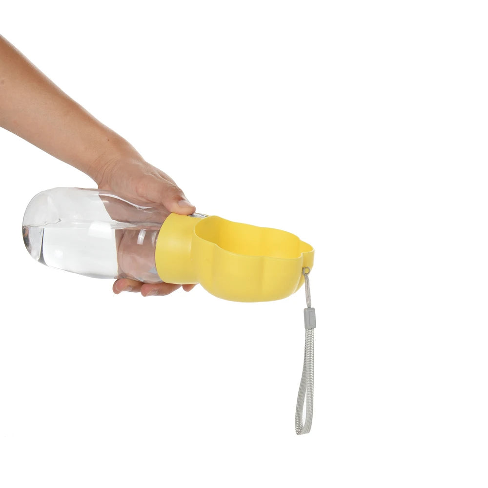 Claw-shaped 2-in-1 pet water bottle and food container with built-in bowl

Portable pet drinking bottle with snack storage and leak-proof lid

One-hand operation travel bottle for dogs with food and water compartments

Compact claw-style pet water dispenser and snack container for walking
